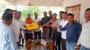 एक युग का विश्राम: मुन्ना यादव की सेवा को सहकर्मियों ने दी भावभीनी विदाई” 2 IMG 20250531 WA0010 1