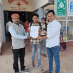 नयी चमक रक्तदान एवं जनकल्याण समिति के प्रयासों से (ss)सिकलसेल मरीजों का बन रहा दिव्यांग सर्टिफिकेट 2 IMG 20251113 WA0011