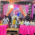 उत्सव में शामिल हुए राजा खड्ग राज कुमार सिंह 🙏🚩 सरोधी और तेली टोला में ग्रामीणों से की आत्मीय मुलाकात, जाना हाल-चाल और साझा की खुशियाँ। ❤️ 2 IMG 20261019 WA0039