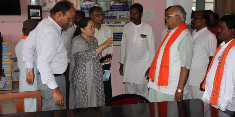 राज्य सलाहकार अभिलाषा आनंद स्वच्छ भारत मिशन (ग्रामीण) के कार्यों का किया निरीक्षण 1 राज्य सलाहकार अभिलाषा आनंद स्वच्छ भारत मिशन (ग्रामीण) के कार्यों का किया निरीक्षण