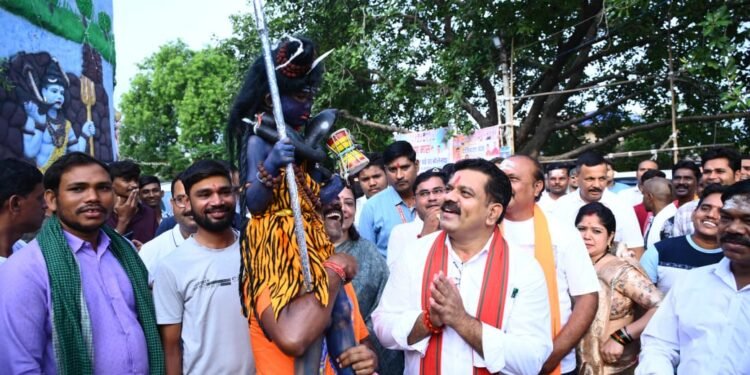 भोरमदेव पदयात्रा में बाल शिव बने श्रद्धा और आकर्षण का केंद्र