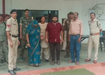 सरगुजा में शासकीय जमीन पर फर्जीवाड़ा शिक्षिका, उसका बेटा और पटवारी गिरफ्तार, दस्तावेजों में की गई थी छेड़छाड़