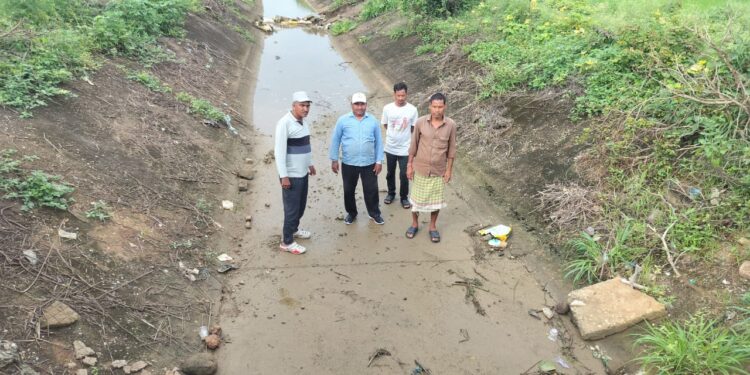 नहर से पानी नहीं मिलने पर क्षेत्र के किसान चिंतित तत्काल नहर में पानी देने की मांग 