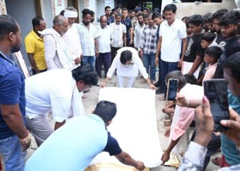 कैबिनेट मंत्री गुरु खुशवंत साहेब ने सुन्दराबन पहुंचकर दी श्रद्धांजलि