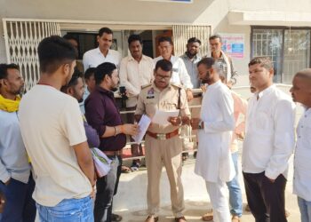 बाबा साहब भीमराव अंबेडकर की मूर्ति पर कालिख पोतने की घटना पर गहरा आक्रोश — युवा कांग्रेस ने तीन दिन में आरोपी की गिरफ्तारी की मांग किया... 3 बाबा साहब भीमराव अंबेडकर की मूर्ति पर कालिख पोतने की घटना पर गहरा आक्रोश — युवा कांग्रेस ने तीन दिन में आरोपी की गिरफ्तारी की मांग किया…