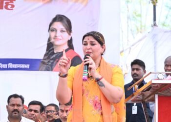 सांस्कृतिक स्वाभिमान का शंखनाद, पंडरिया में 165 आदिवासी नागरिकों की घर वापसी, विधायक भावना बोहरा ने पैर पखारकर किया सम्मान