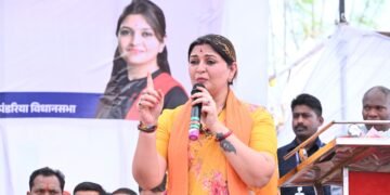 सांस्कृतिक स्वाभिमान का शंखनाद, पंडरिया में 165 आदिवासी नागरिकों की घर वापसी, विधायक भावना बोहरा ने पैर पखारकर किया सम्मान