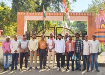 मंदिर परिसर झिरना में युवा कांग्रेस ने चलाया व्हाइट टी-शर्ट मूवमेंट प्रोग्राम – स्वच्छता का दिया संदेश….