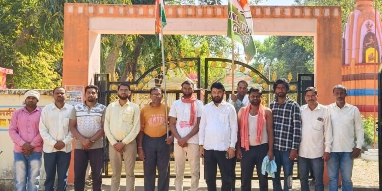 मंदिर परिसर झिरना में युवा कांग्रेस ने चलाया व्हाइट टी-शर्ट मूवमेंट प्रोग्राम – स्वच्छता का दिया संदेश….