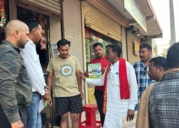 स्वच्छता की अलख: नपा अध्यक्ष चंद्रप्रकाश चंद्रवंशी खुद उतरे मैदान में, वार्ड 01 में घर-घर पहुंचाया संदेश