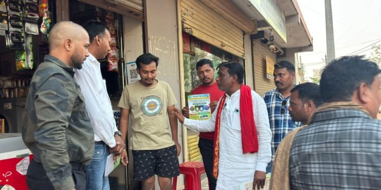 स्वच्छता की अलख: नपा अध्यक्ष चंद्रप्रकाश चंद्रवंशी खुद उतरे मैदान में, वार्ड 01 में घर-घर पहुंचाया संदेश