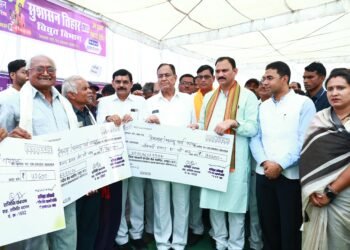 लोगों की समस्याओं का गंभीरतापूर्वक विचार कर त्वरित निराकरण करें – प्रभारी मंत्री  जायसवाल