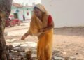 महिलाओं ने अखंड सौभाग्य सुख समृद्धि और पति की लंबी आयु के लिए वट सावित्री की व्रत रखी 