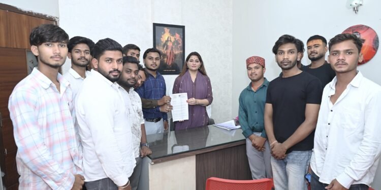 दुल्लापुर कस्तूरबा गांधी बालिका छात्रावास की घटना को लेकर अभाविप ने सौंपा ज्ञापन, दोषियों पर कठोर कार्रवाई की मांग   