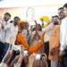 जनआशीर्वाद से अभिभूत हुईं पंडरिया विधायक भावना बोहरा, जन्मदिन पर बधाई देने रणवीरपुर में उमड़ा हजारों लोगों का जनसैलाब 9 जनआशीर्वाद से अभिभूत हुईं पंडरिया विधायक भावना बोहरा, जन्मदिन पर बधाई देने रणवीरपुर में उमड़ा हजारों लोगों का जनसैलाब