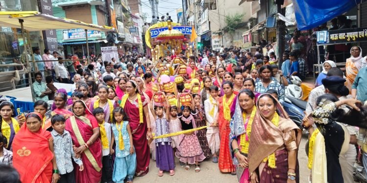 शोभायात्रा में दिखी यदुवंशी संस्कृति की झलक, मटकी फोड़ और राऊत नाचा रहा आकर्षण