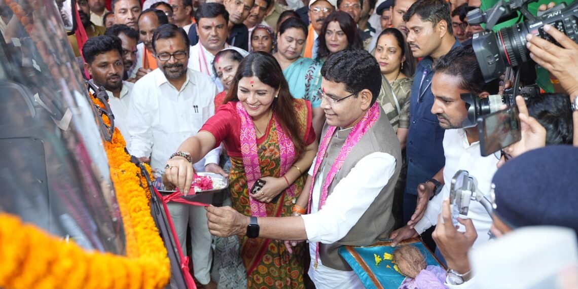 विधायक भावना बोहरा की पहल से कुई-कुकदूर महाविद्यालयीन छात्राओं को मिली निःशुल्क बस सेवा की सुविधा, मंत्री  टंकराम वर्मा एवं विधायक भावना बोहरा ने ₹5.96 करोड़ से अधिक के विकास कार्यों का किया लोकार्पण एवं भूमिपूजन