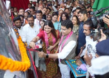 विधायक भावना बोहरा की पहल से कुई-कुकदूर महाविद्यालयीन छात्राओं को मिली निःशुल्क बस सेवा की सुविधा, मंत्री  टंकराम वर्मा एवं विधायक भावना बोहरा ने ₹5.96 करोड़ से अधिक के विकास कार्यों का किया लोकार्पण एवं भूमिपूजन