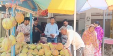 प्रतिबंधित पॉलीथीन बेचने वालों पर नगर पालिका की कार्यवाही